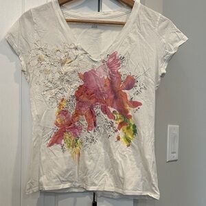 New York & Company White Floral Short Sleeve Tee